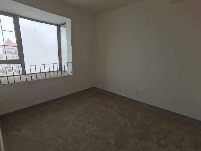 优山美地花园南区 4室2厅3卫 177.00m&sup2;