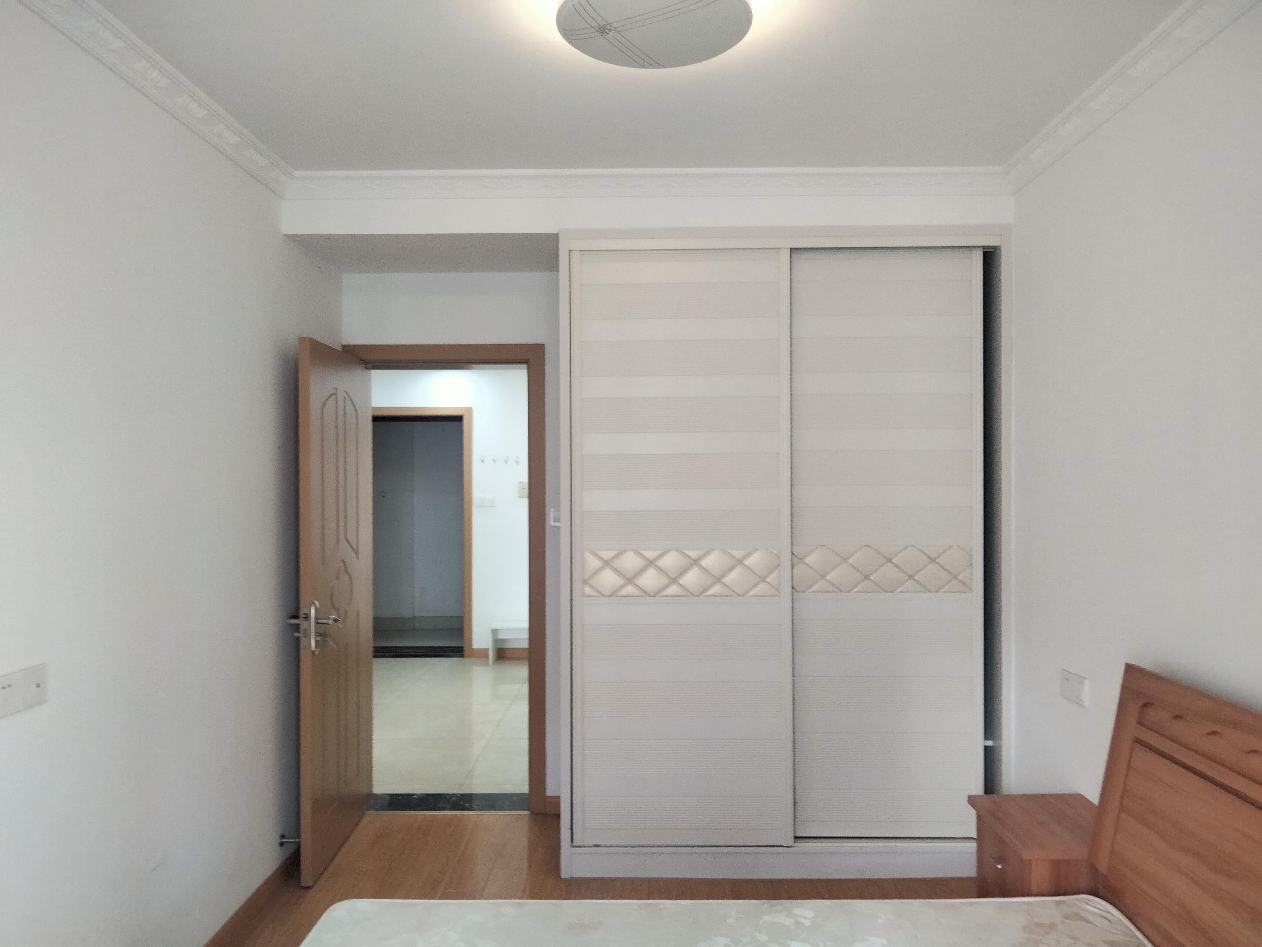 惠泽苑 2室1厅1卫 75m&sup2;