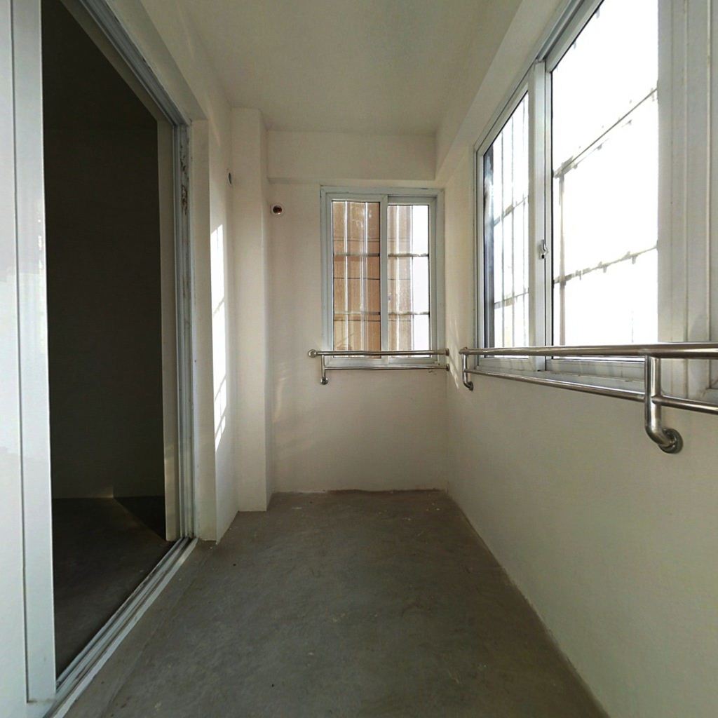 景明花苑 4室2厅1卫 94m&sup2;