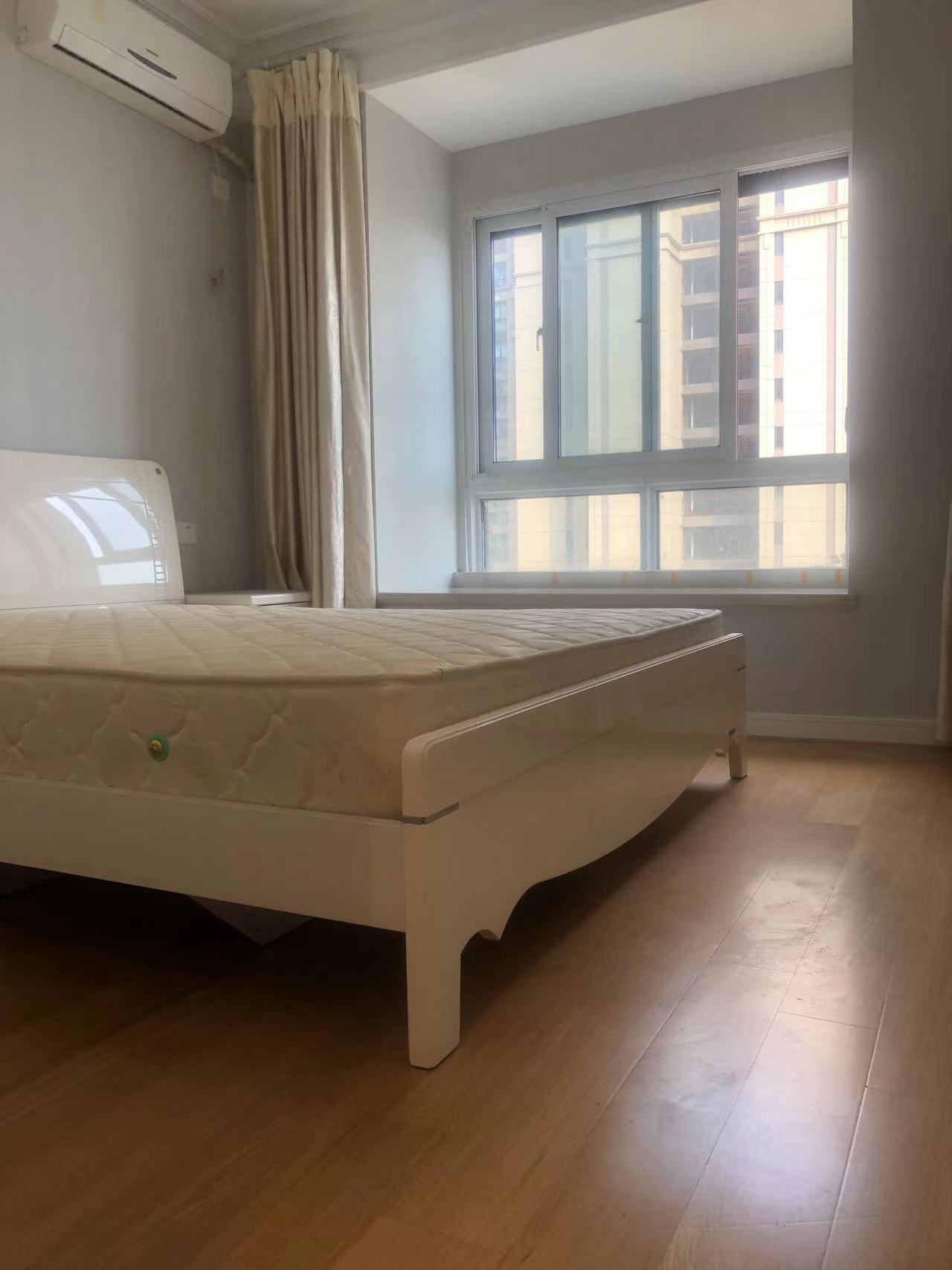 中海碧林湾 3室2厅1卫 96m&sup2;