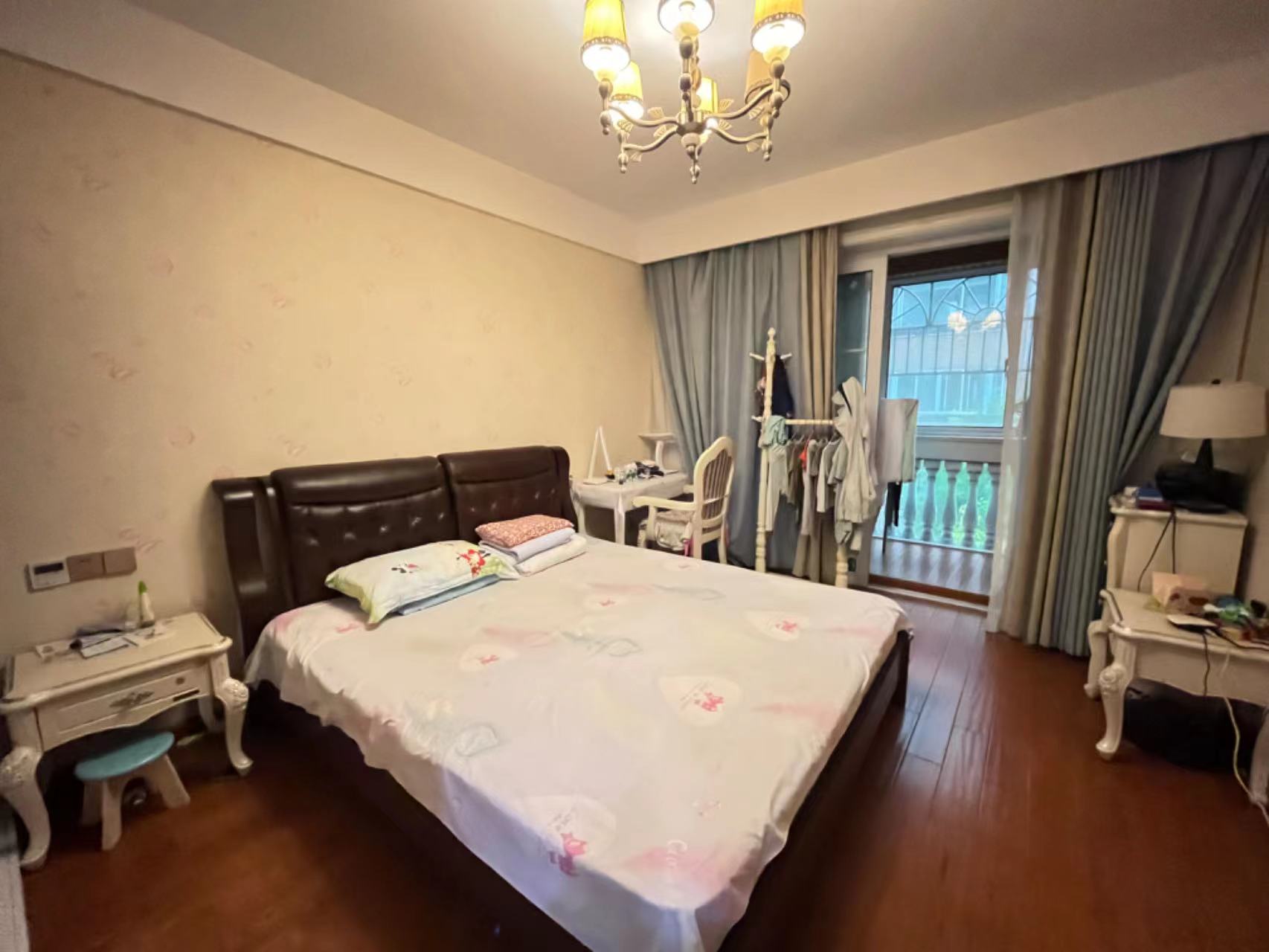 濠滨别业 3室2厅2卫 142m&sup2;