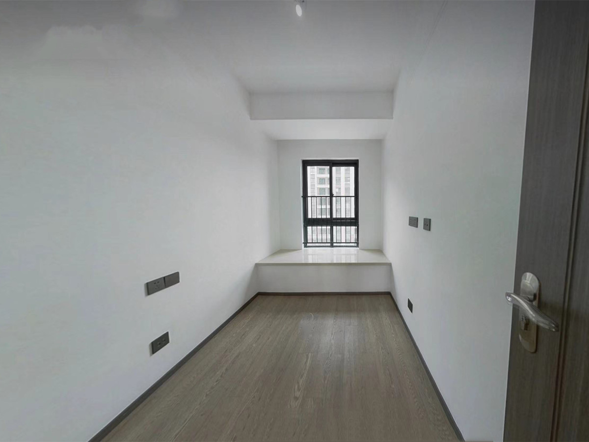 中南珑悦 3室2厅1卫 95m&sup2;