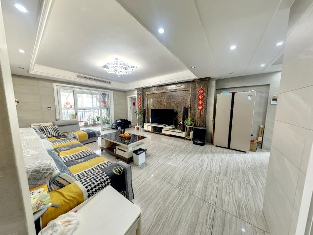 尚海城 3室2厅1卫 134m²