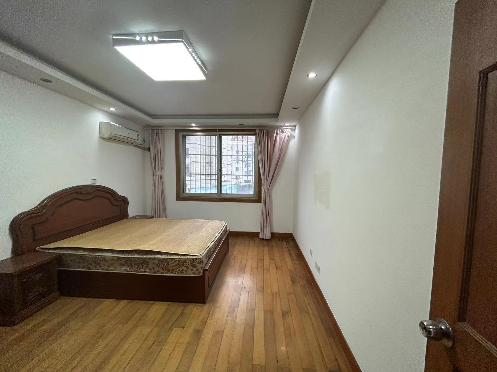 鸿运城市花苑 3室2厅1卫 127m&sup2;
