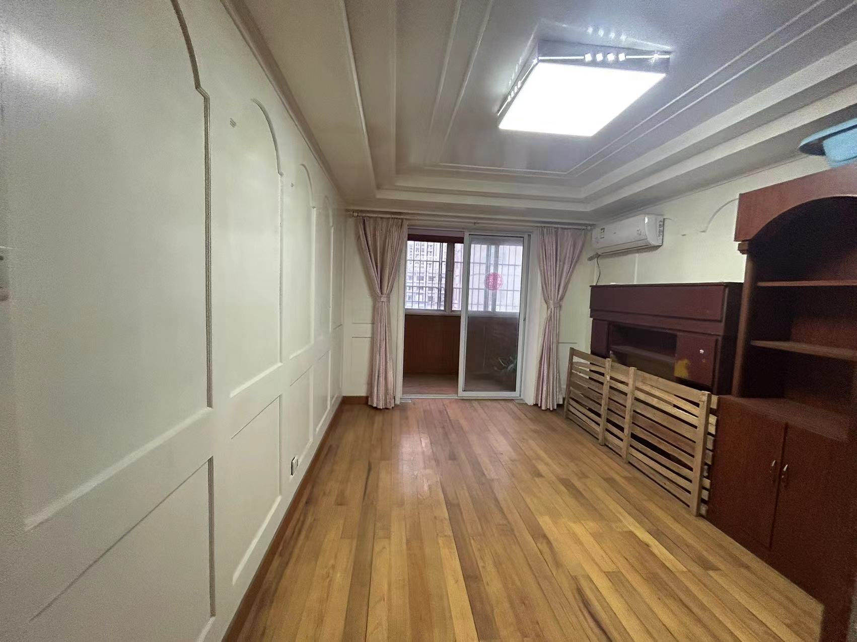鸿运城市花苑 3室2厅1卫 127m&sup2;