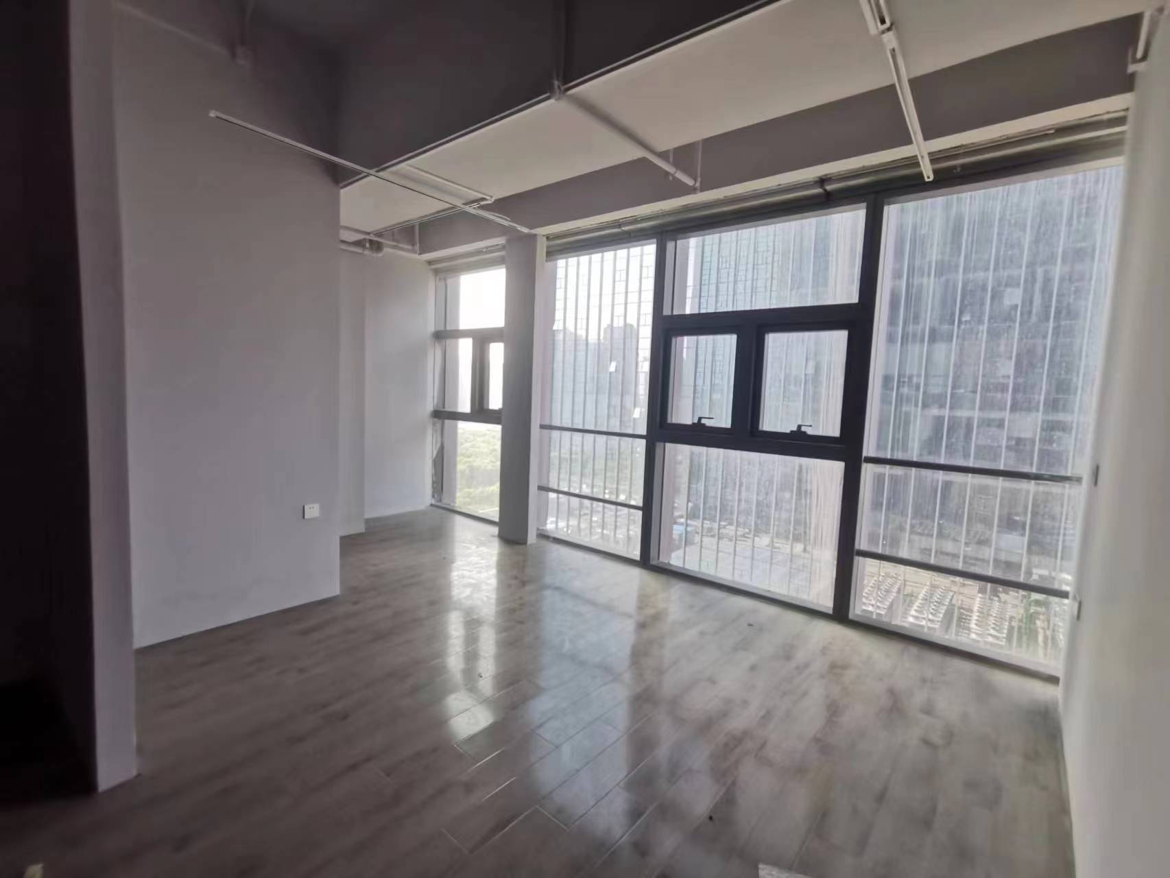 凤凰文化广场 2室2厅1卫 117m&sup2;