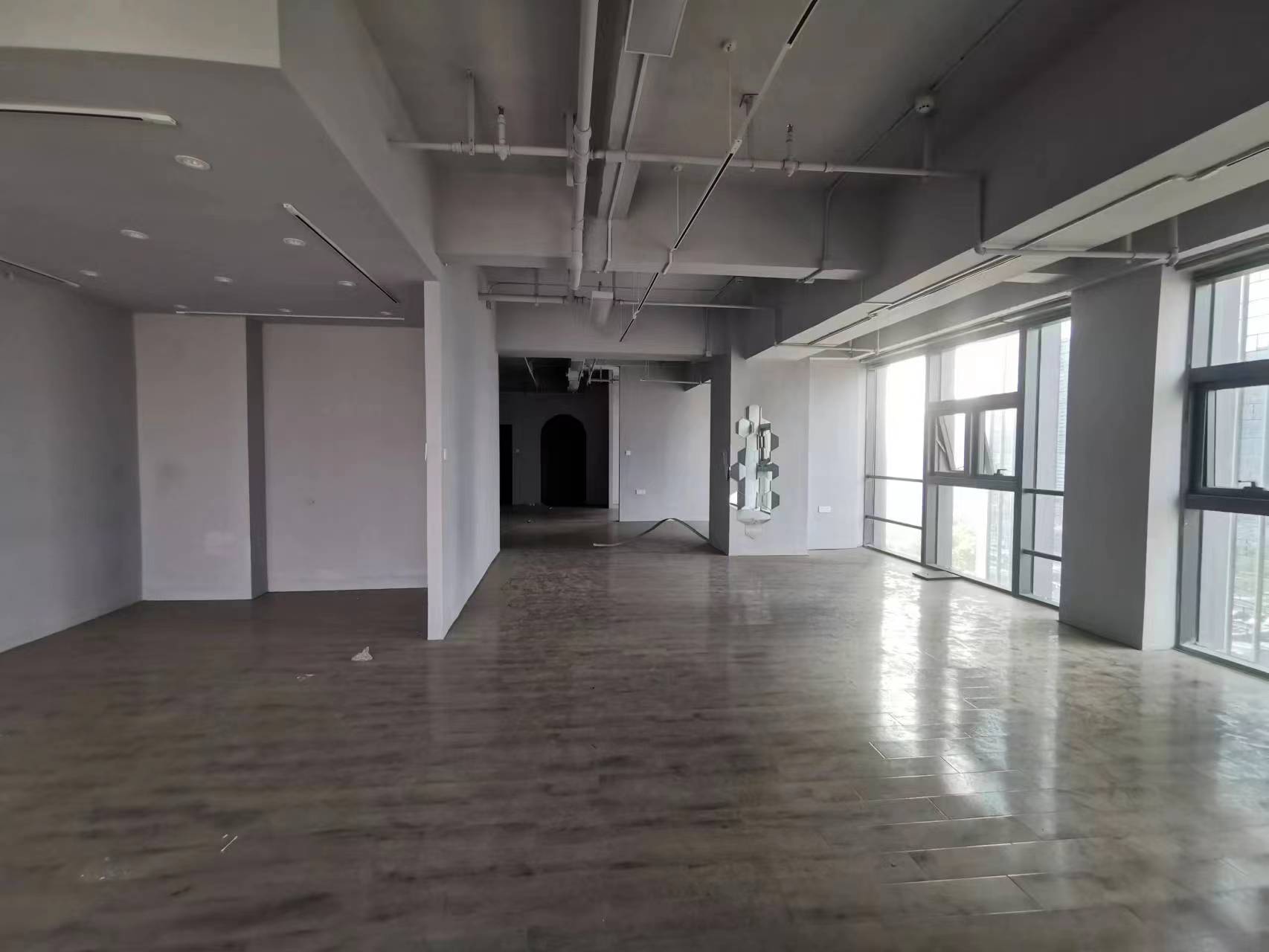 凤凰文化广场 2室2厅1卫 117m&sup2;