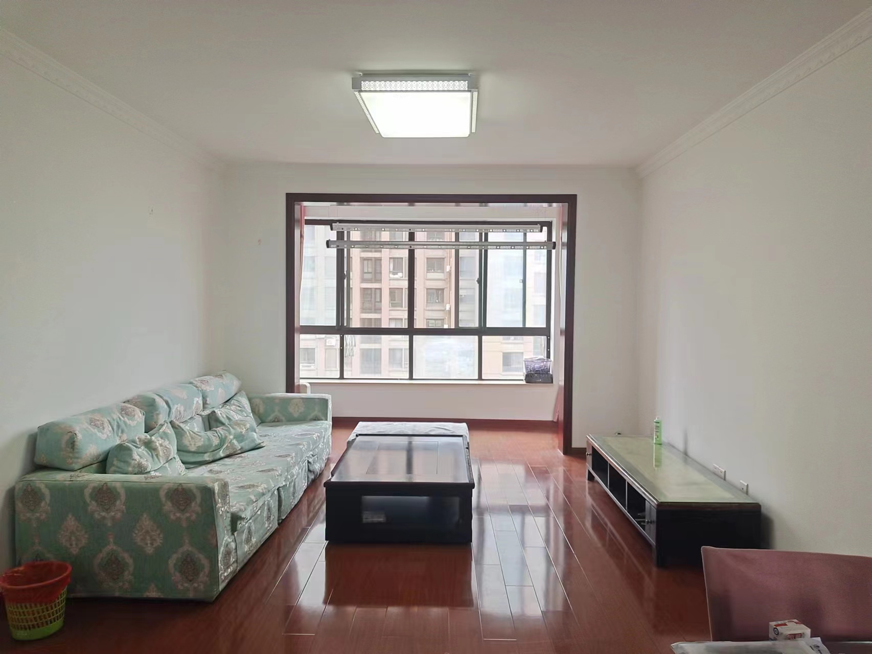 万和华府 3室2厅1卫 115m&sup2;