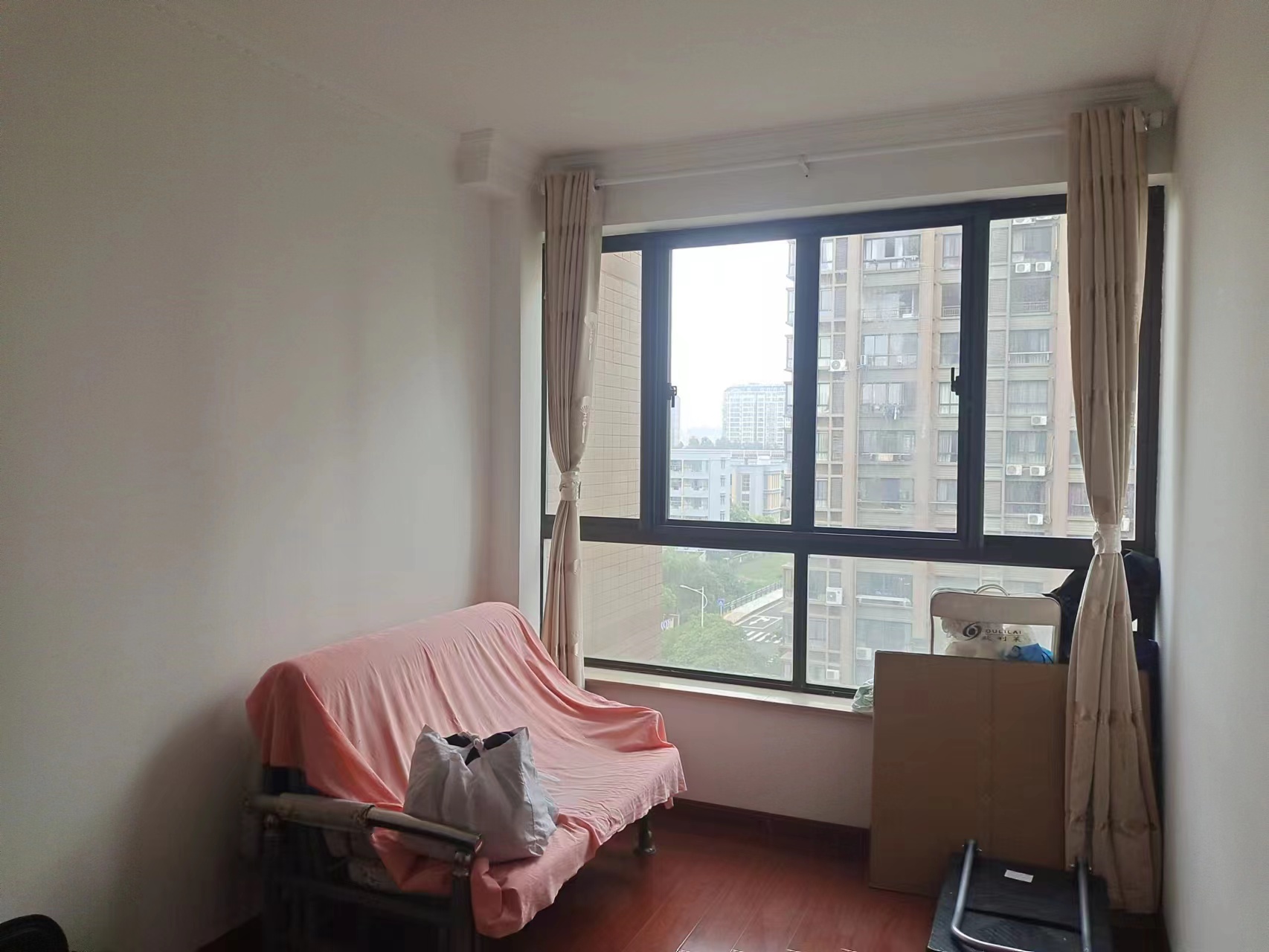 万和华府 3室2厅1卫 115m&sup2;