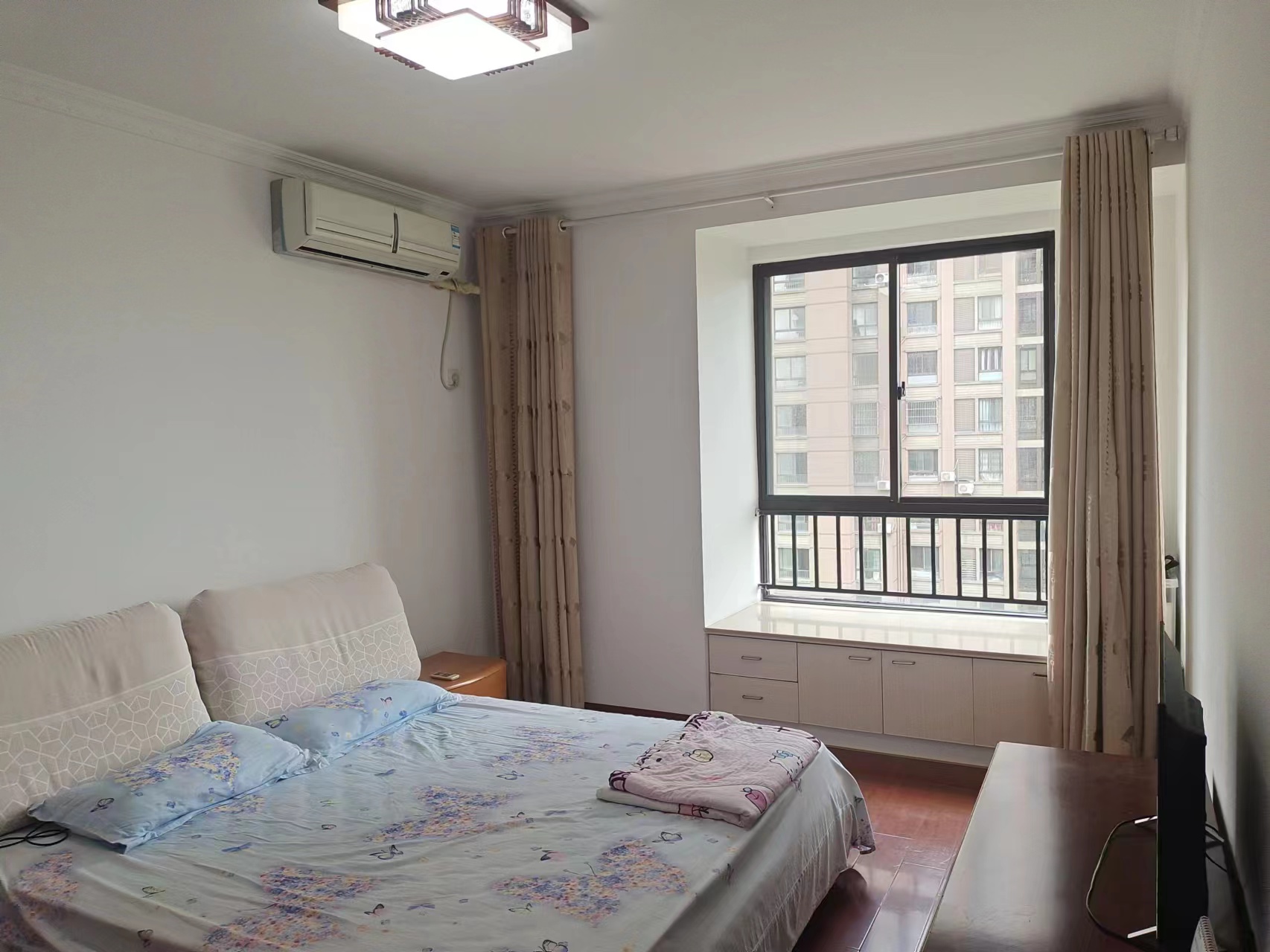 万和华府 3室2厅1卫 115m&sup2;
