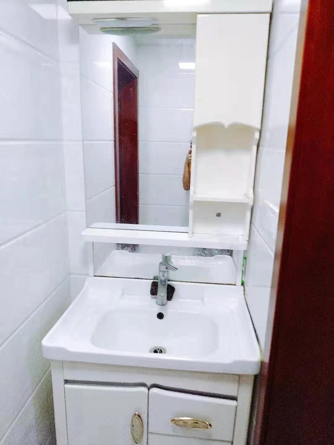 三里墩花苑四期 1室1厅1卫 61m&sup2;