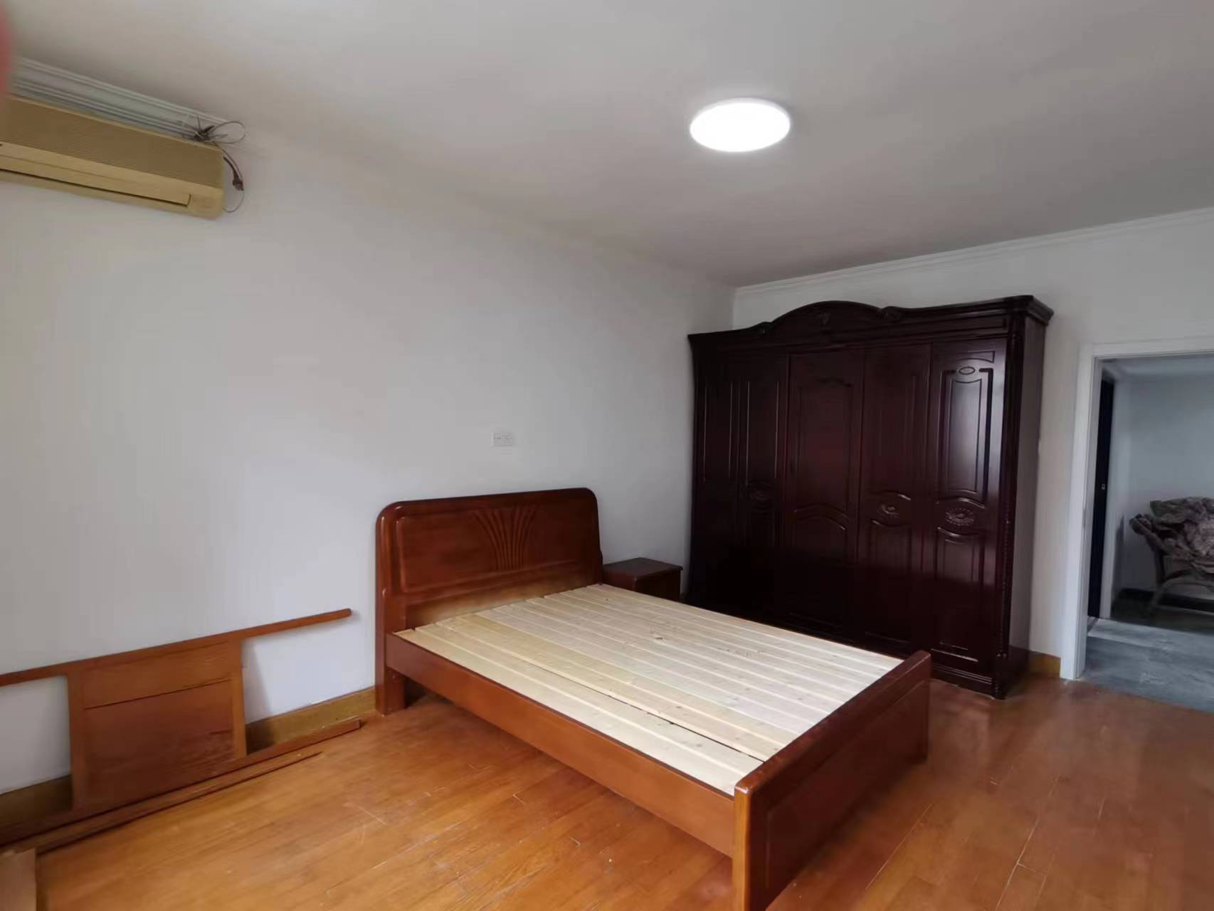 师范桥新村 3室2厅1卫 130m&sup2;