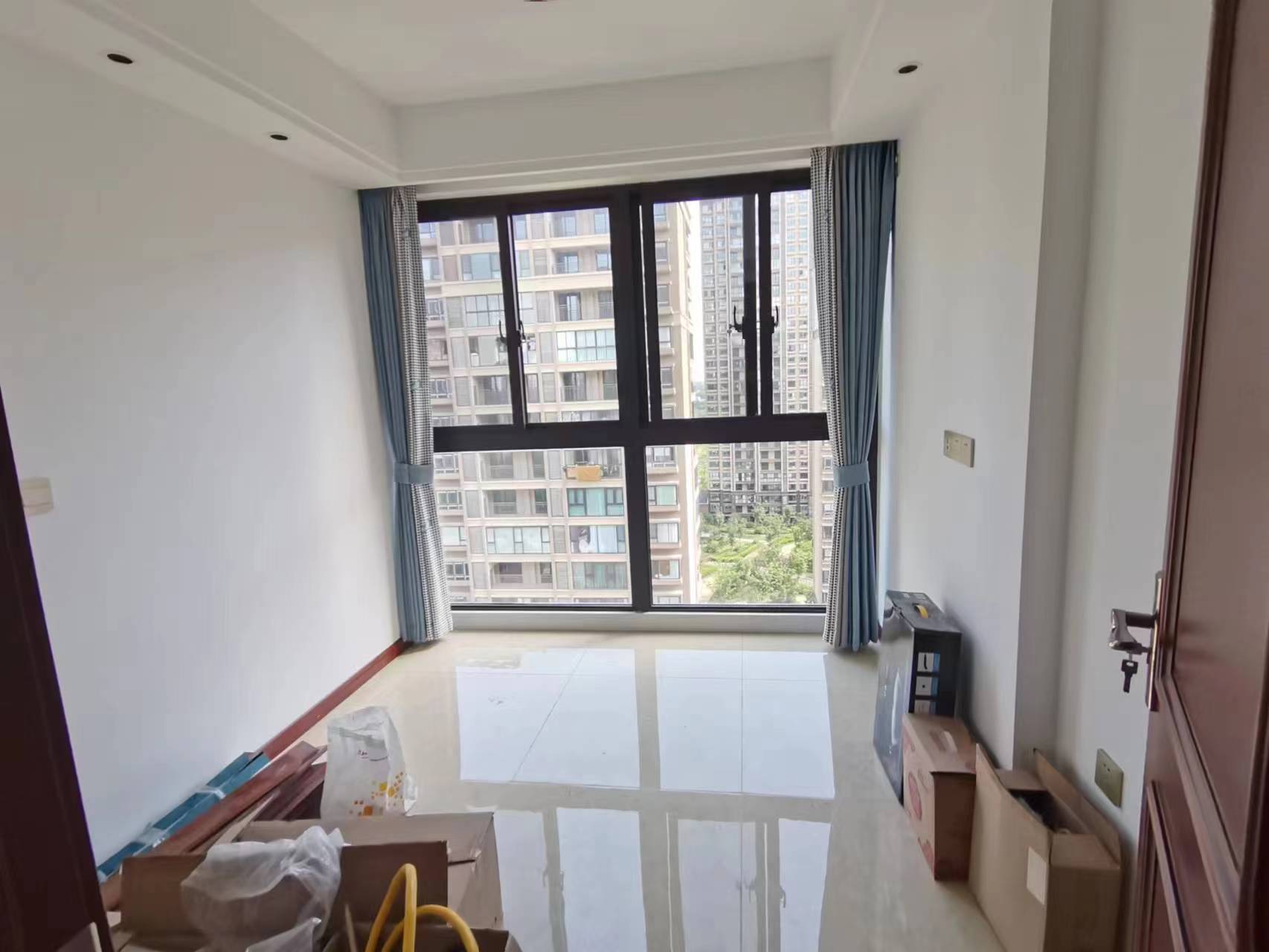 佳源都市 3室2厅2卫 129.00m&sup2;