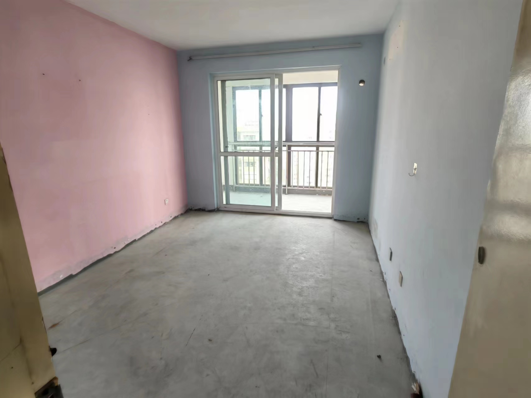 外滩花苑 4室2厅1卫 96m&sup2;