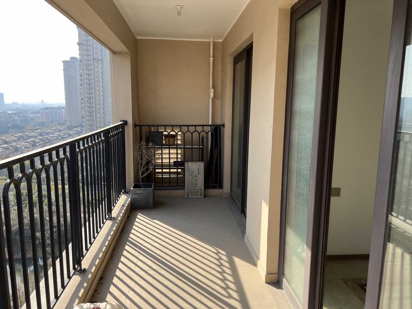 中南君悦府 3室2厅1卫 96m&sup2;