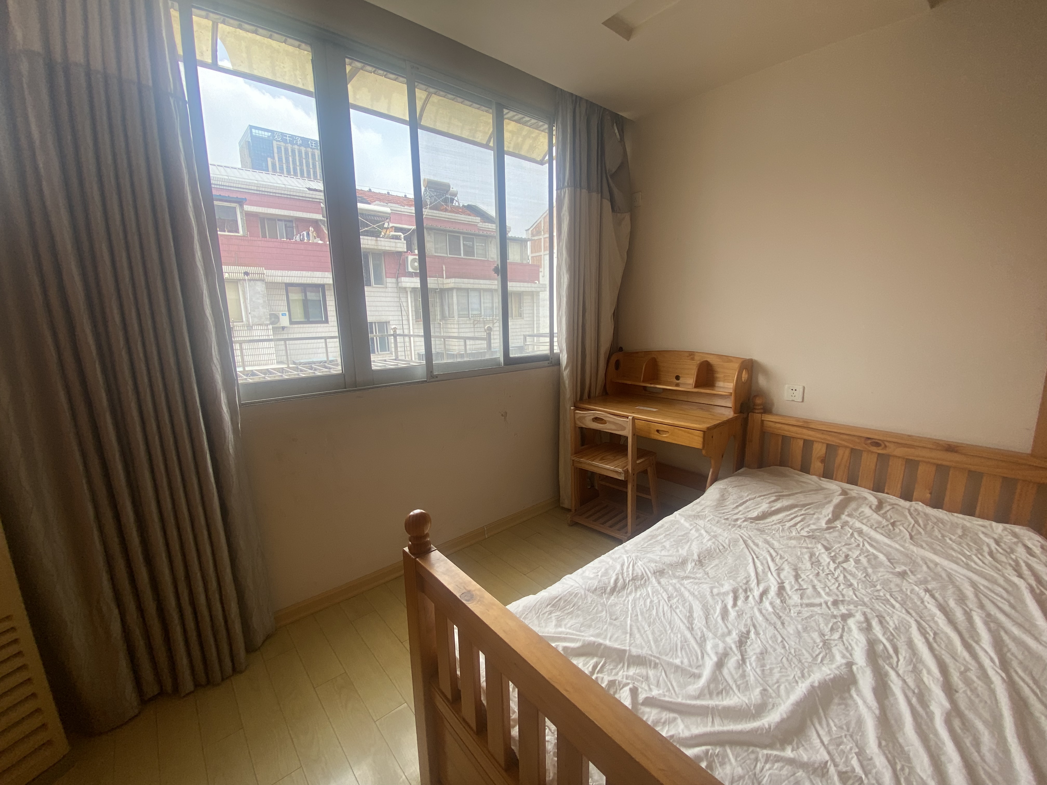 城东小区 3室2厅1卫 101.70m&sup2;