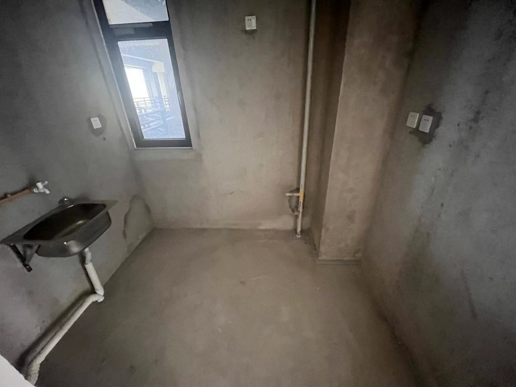 绿地新里城 3室2厅1卫 93m&sup2;