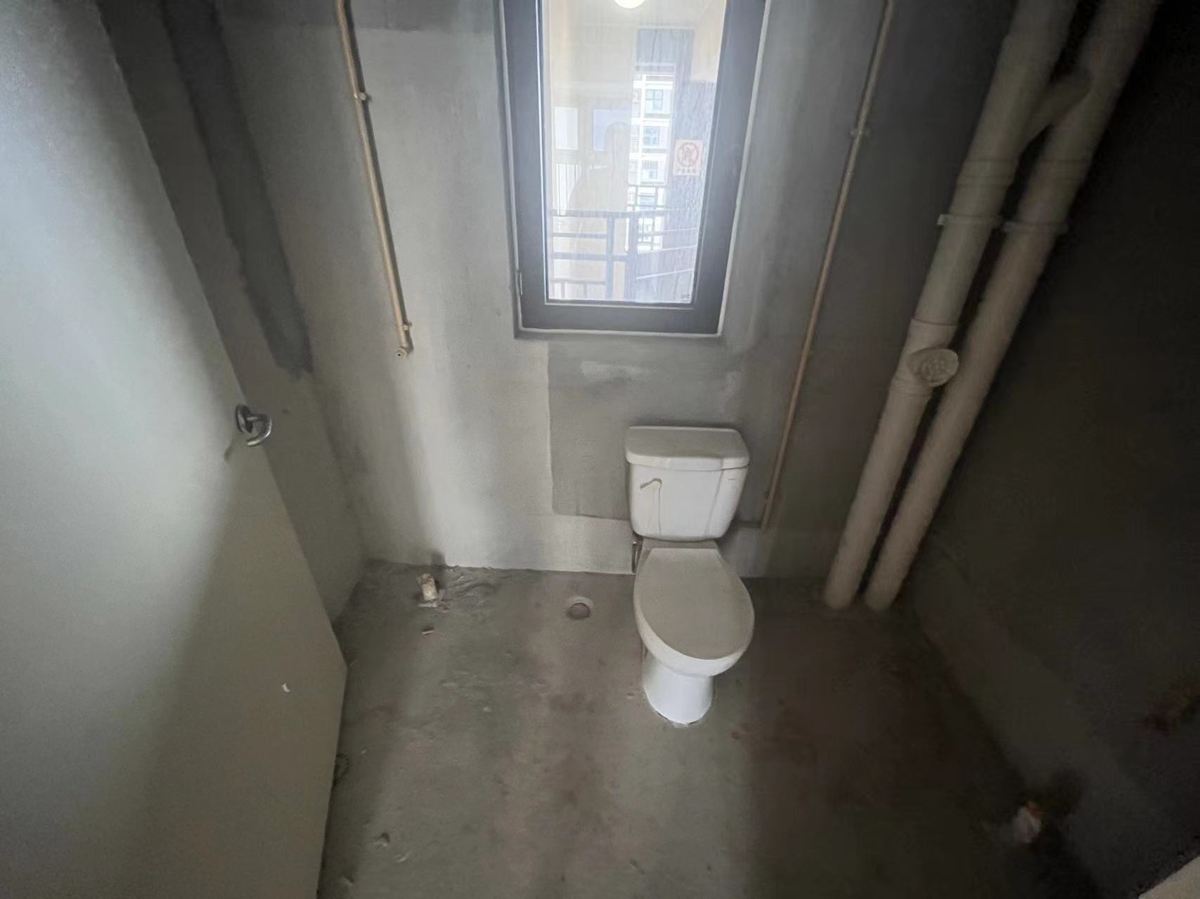绿地新里城 3室2厅1卫 93m&sup2;