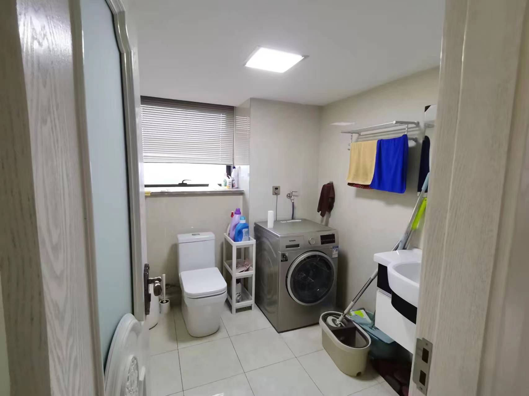 恒隆国际 2室2厅2卫 100m&sup2;
