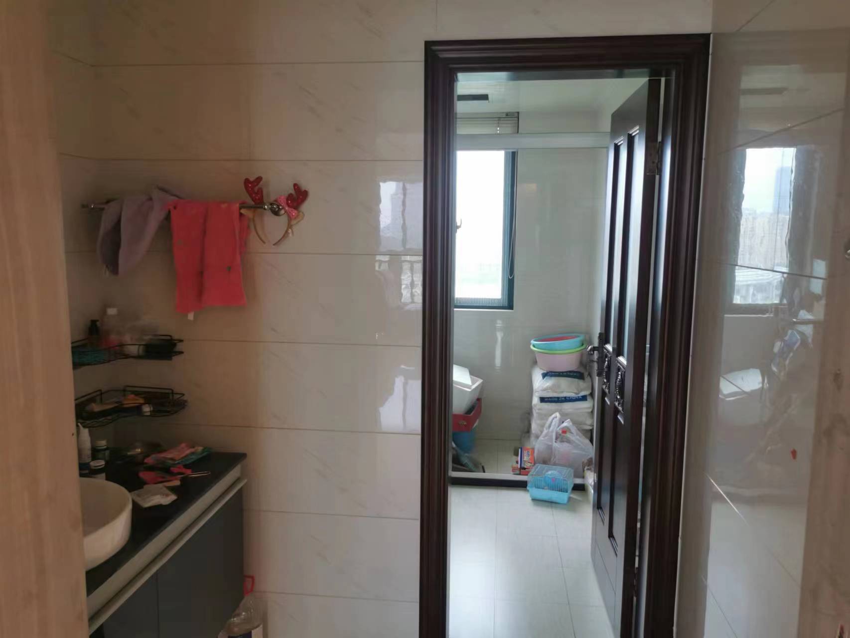 凤凰莱茵苑 5室2厅3卫 177.54m&sup2;