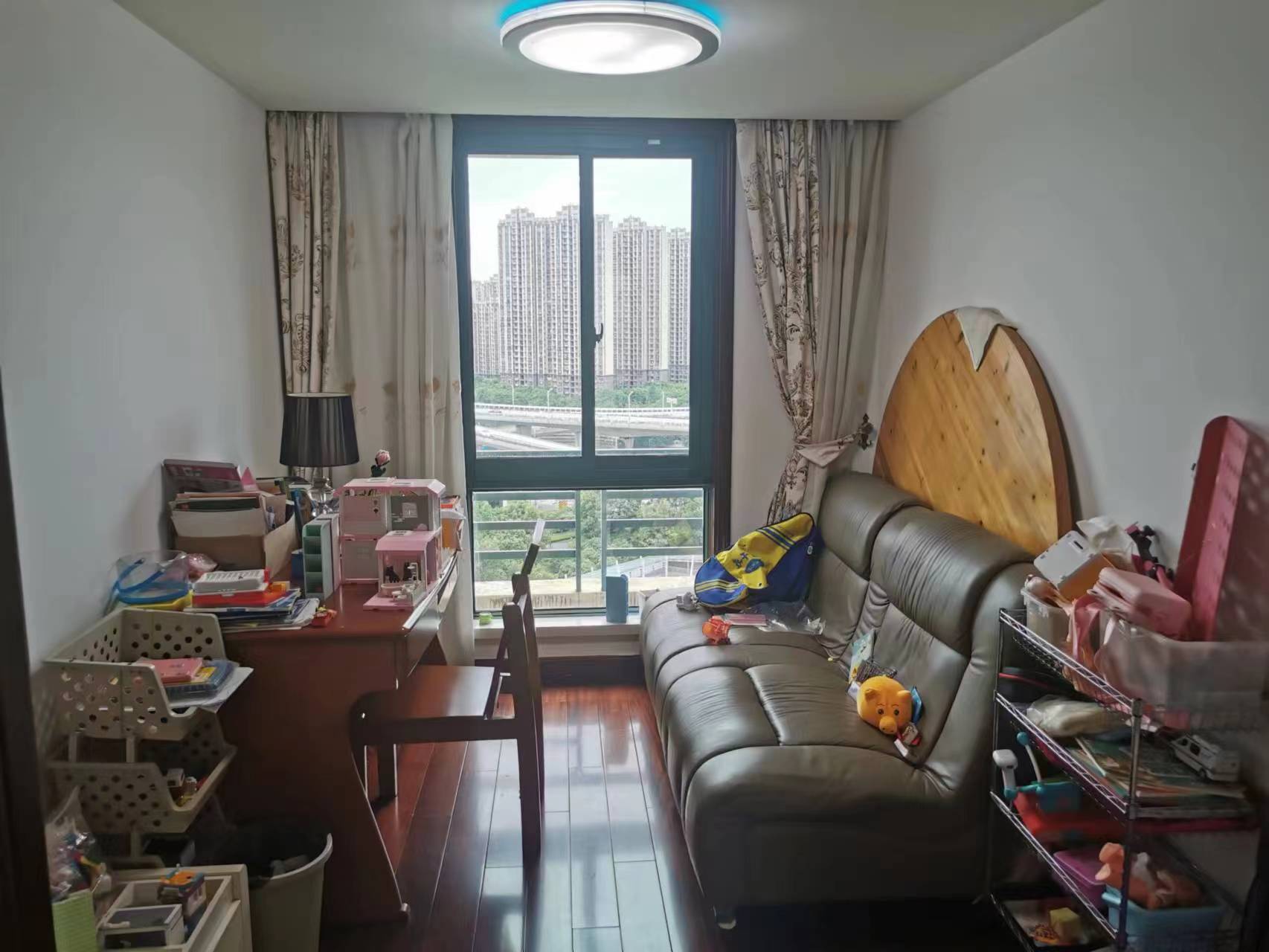 凤凰莱茵苑 5室2厅3卫 177.54m&sup2;