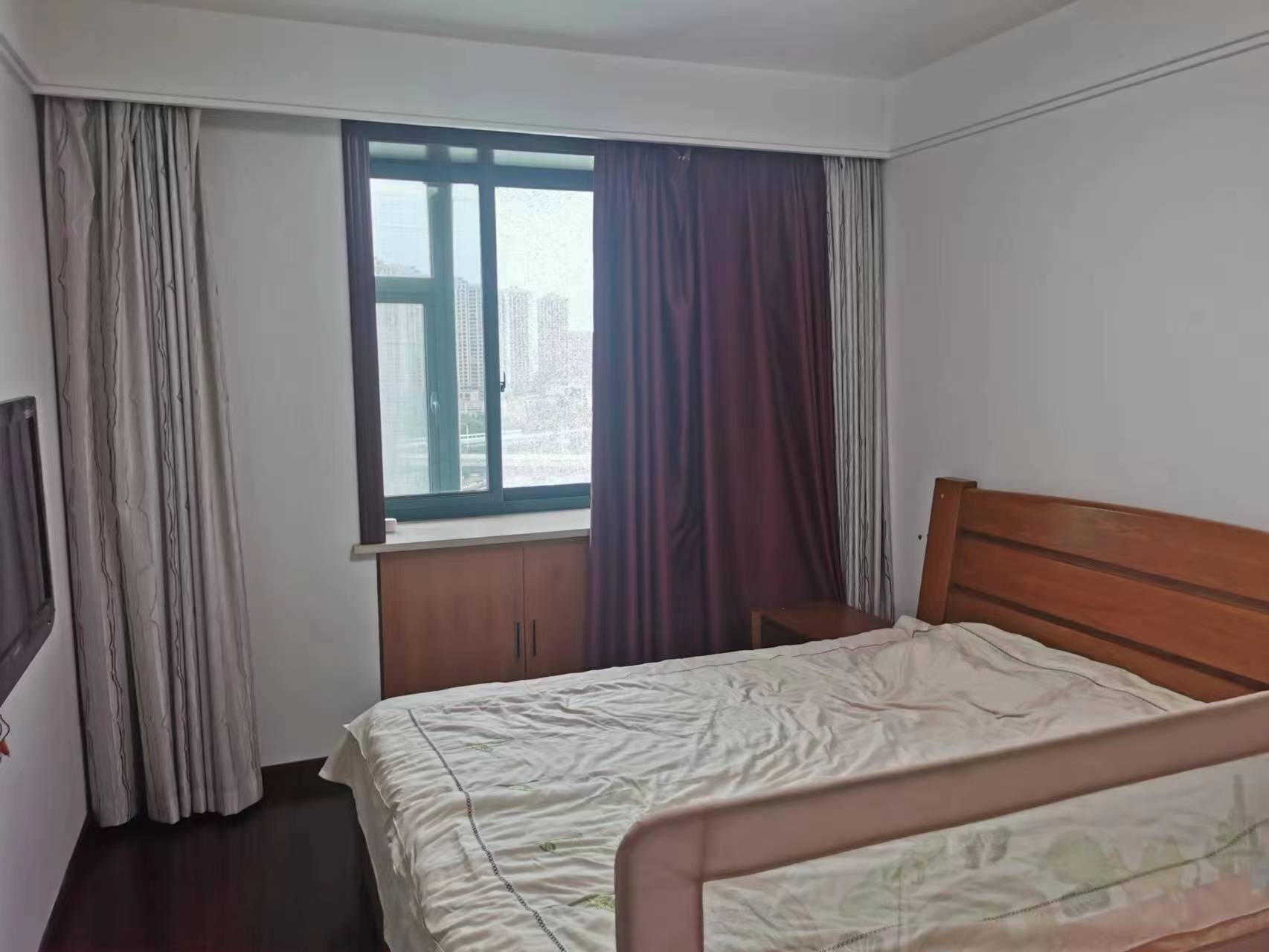 凤凰莱茵苑 5室2厅3卫 177.54m&sup2;