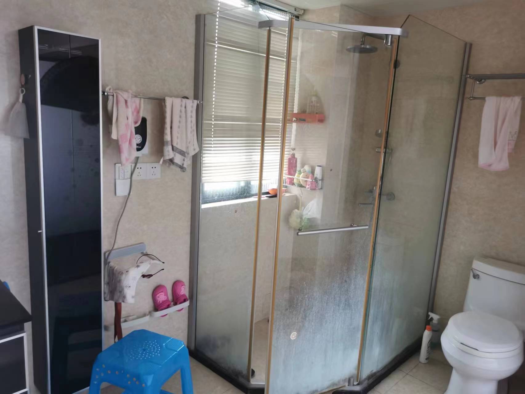 凤凰莱茵苑 5室2厅3卫 177.54m&sup2;
