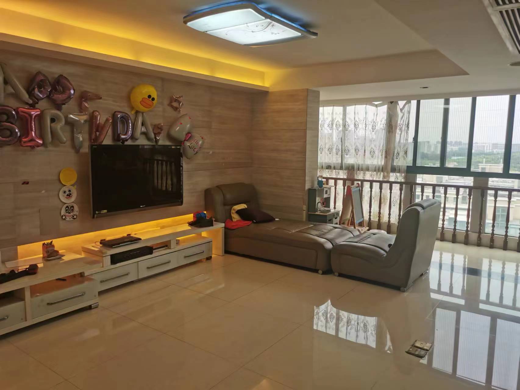 凤凰莱茵苑 5室2厅3卫 177.54m&sup2;