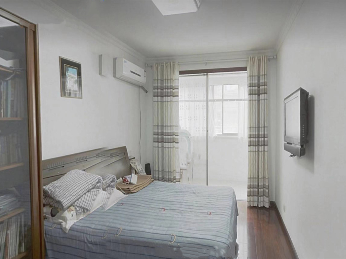 前景花苑 3室2厅2卫 137.26m&sup2;