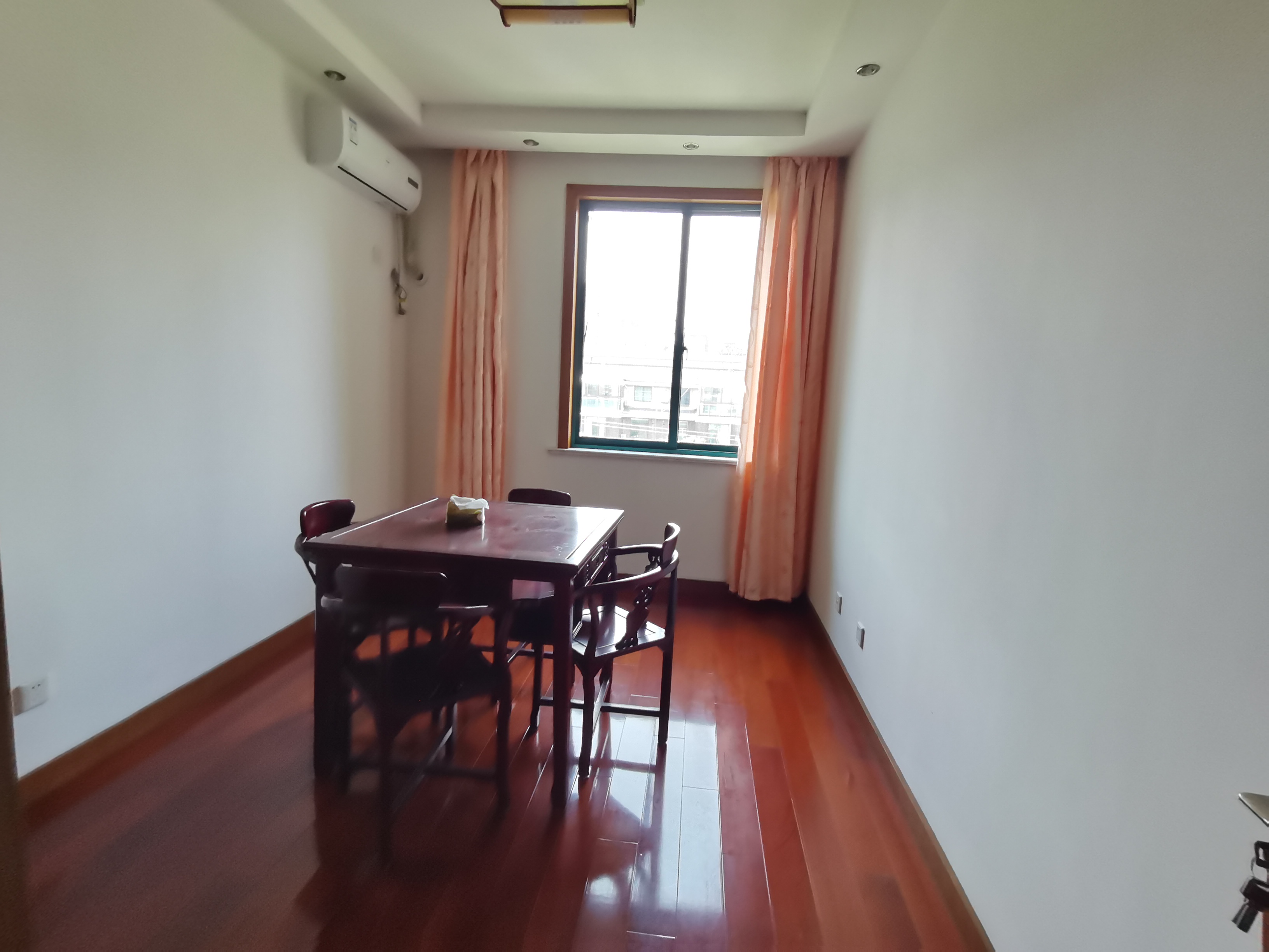 江海皇都私家花园 3室2厅1卫 122m&sup2;