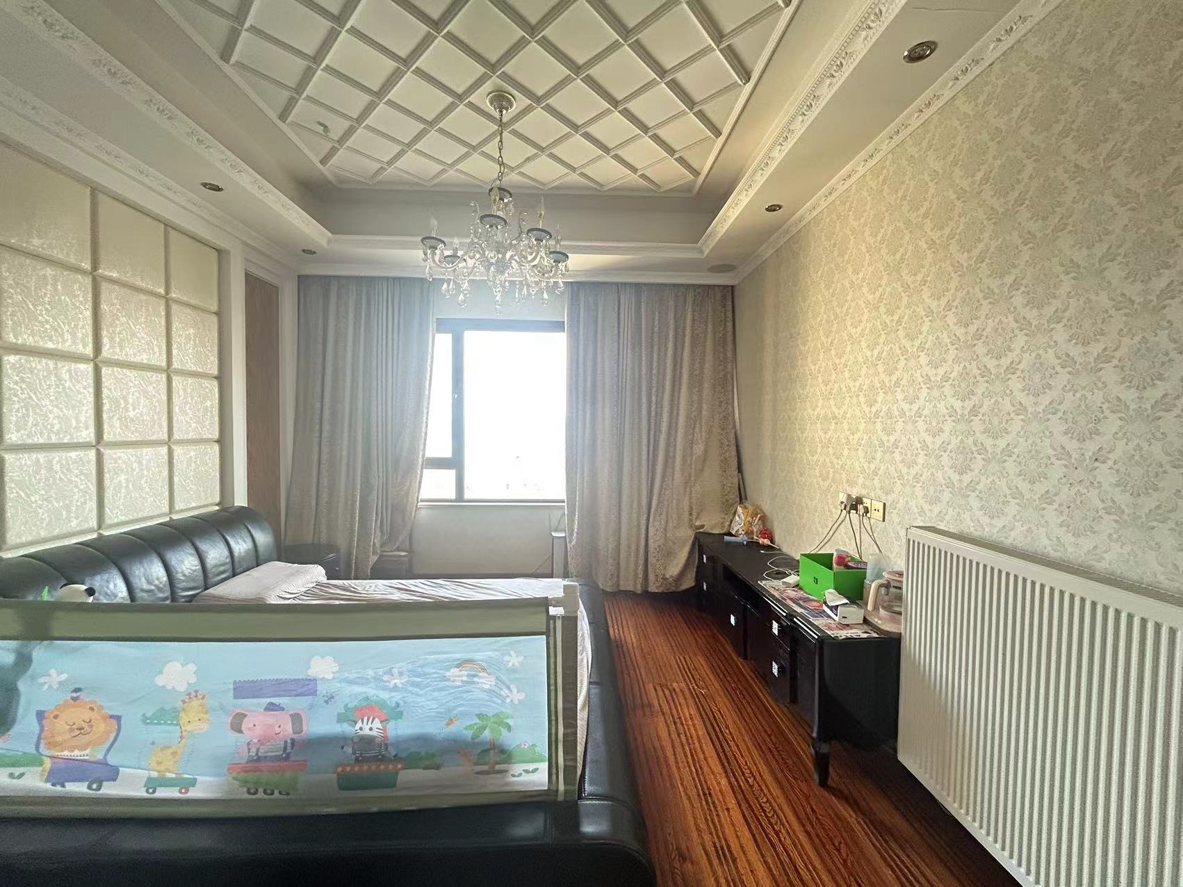 万濠华府 4室2厅4卫 276.77m²