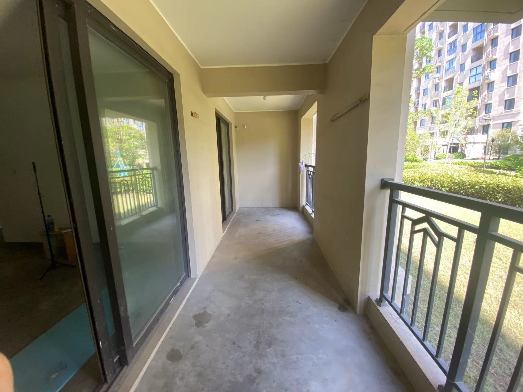 招商新城雍景湾 4室2厅2卫 139m²