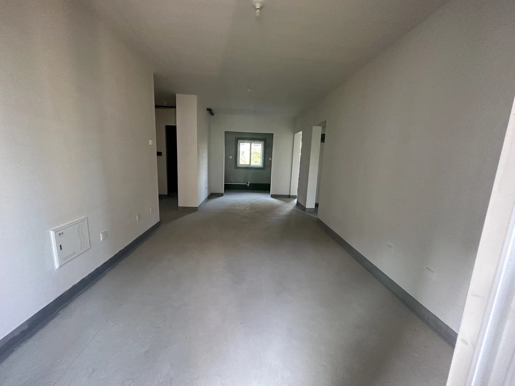 金地繁茂里 3室2厅2卫 96m²