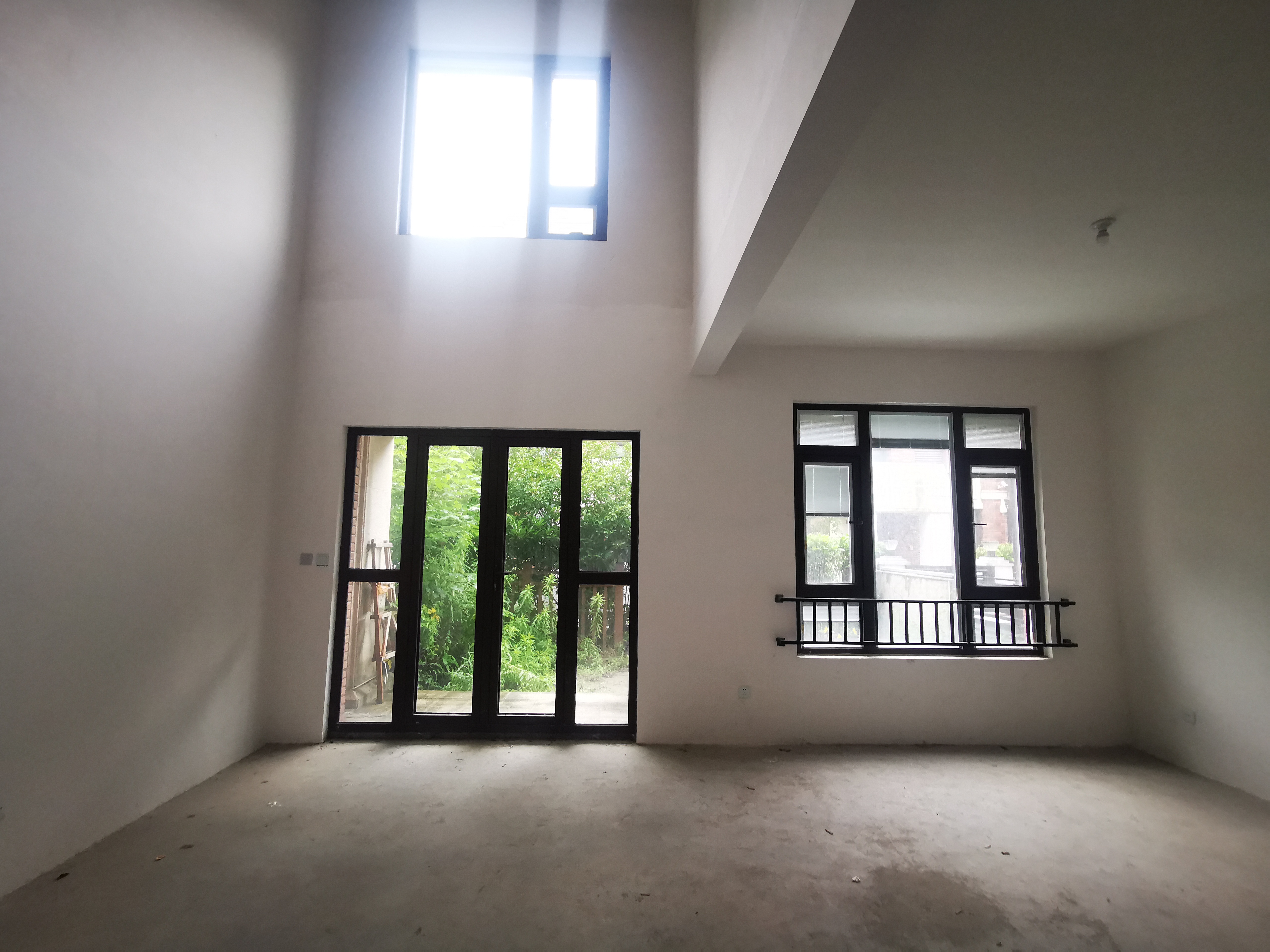 德庆苑 4室2厅3卫 200m²
