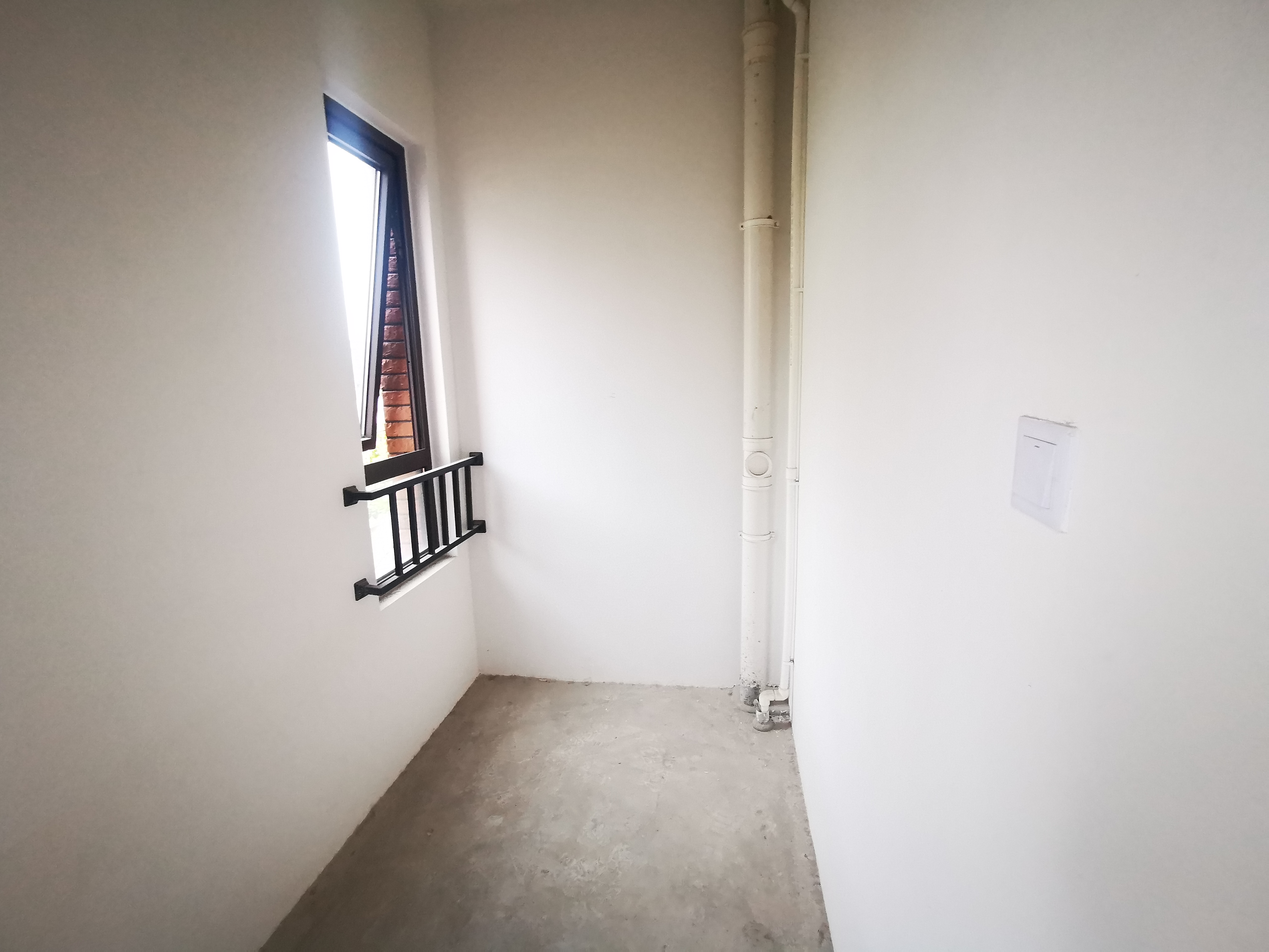 德庆苑 4室2厅3卫 200m²
