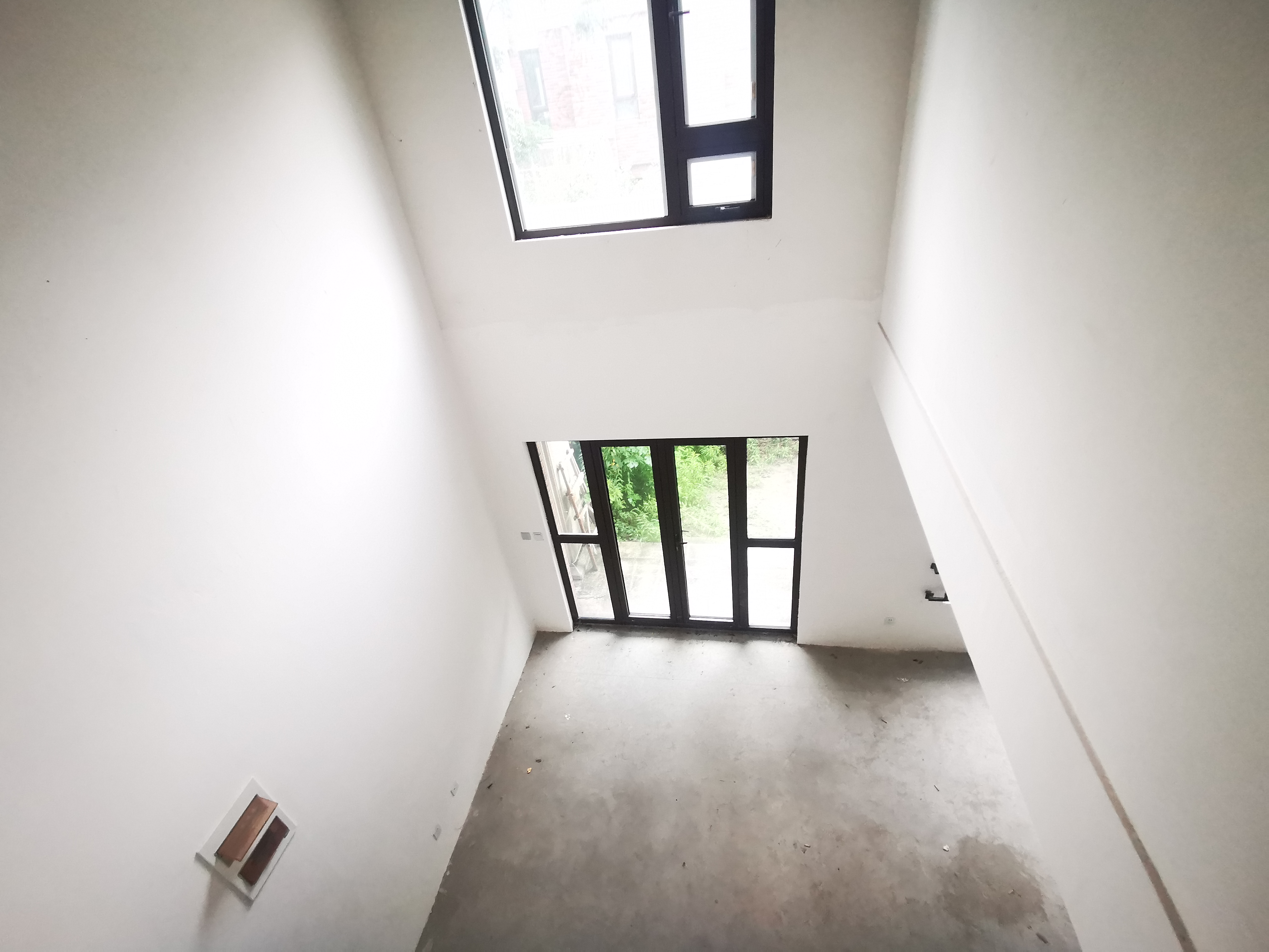 德庆苑 4室2厅3卫 200m²