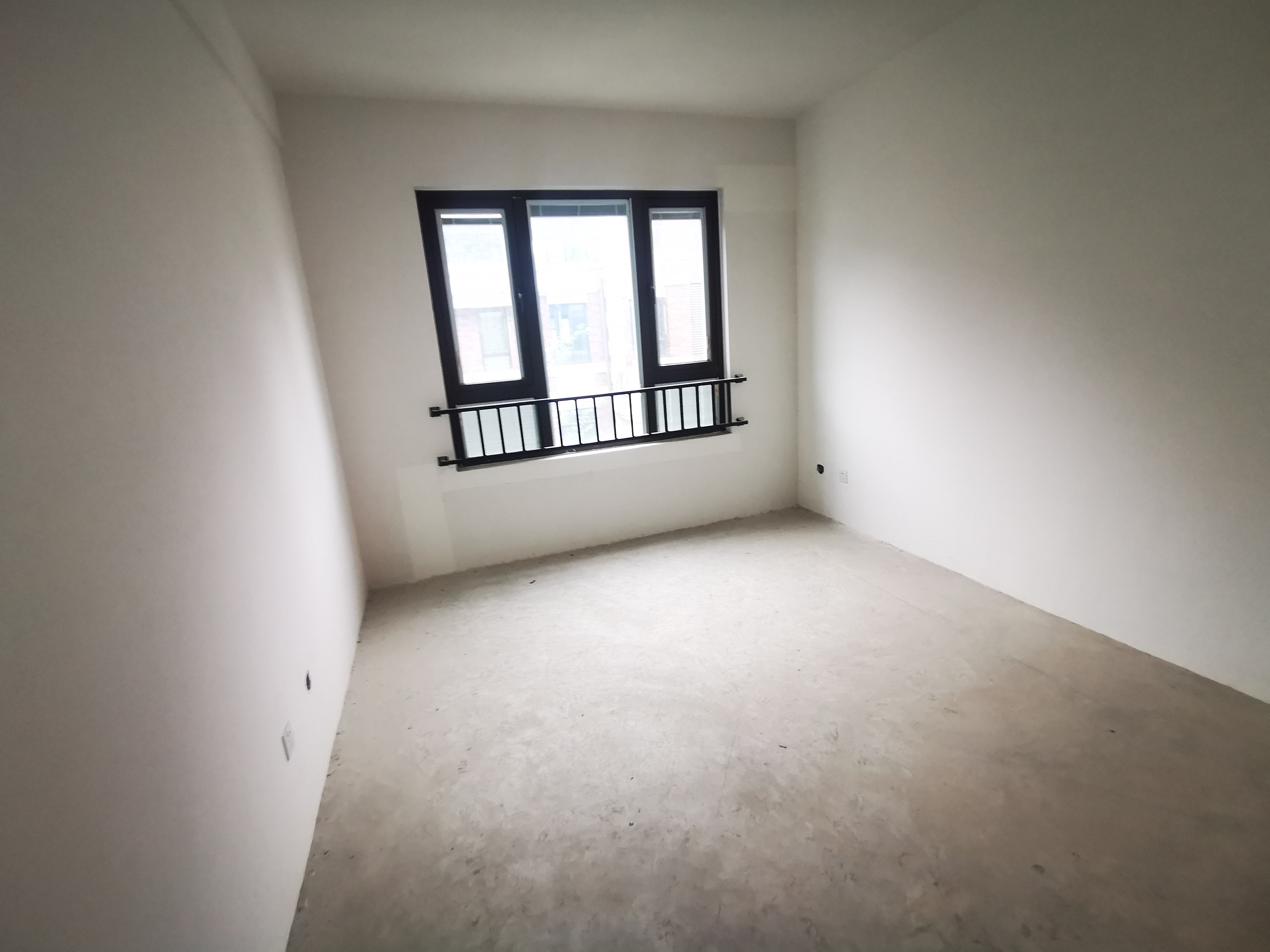 德庆苑 4室2厅3卫 200m²