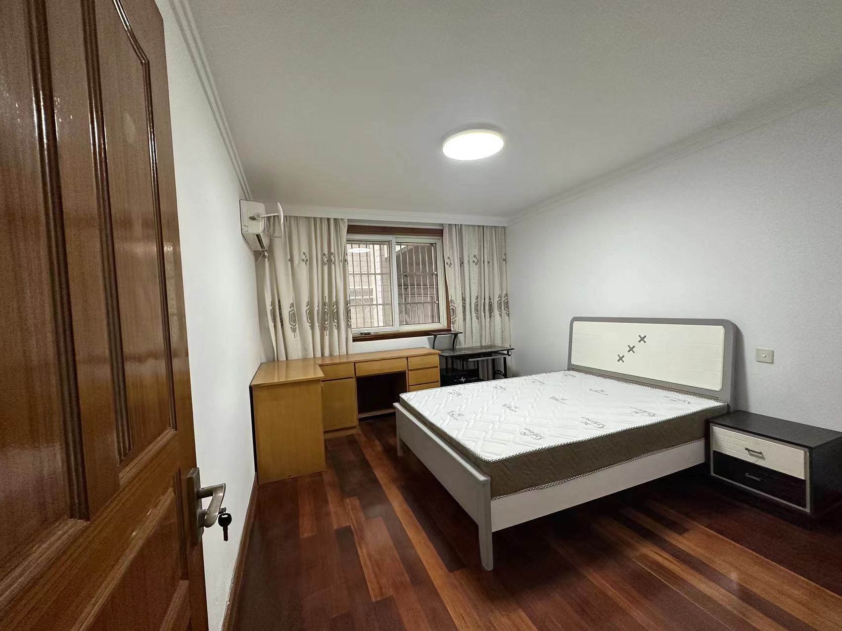 光明南村 3室2厅2卫 133m&sup2;