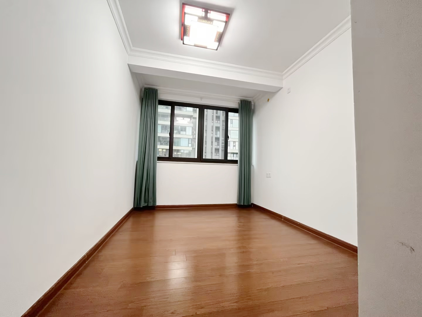 南通碧桂园翡翠华府 4室2厅2卫 143m&sup2;