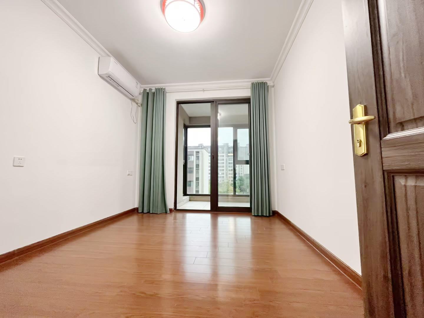 南通碧桂园翡翠华府 4室2厅2卫 143m&sup2;