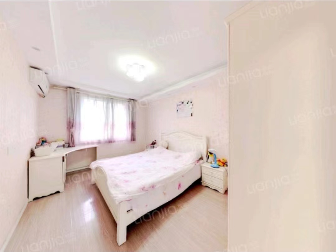 学田东苑 3室2厅1卫 135.98m&sup2;