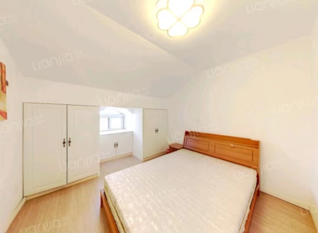 学田东苑 3室2厅1卫 135.98m&sup2;