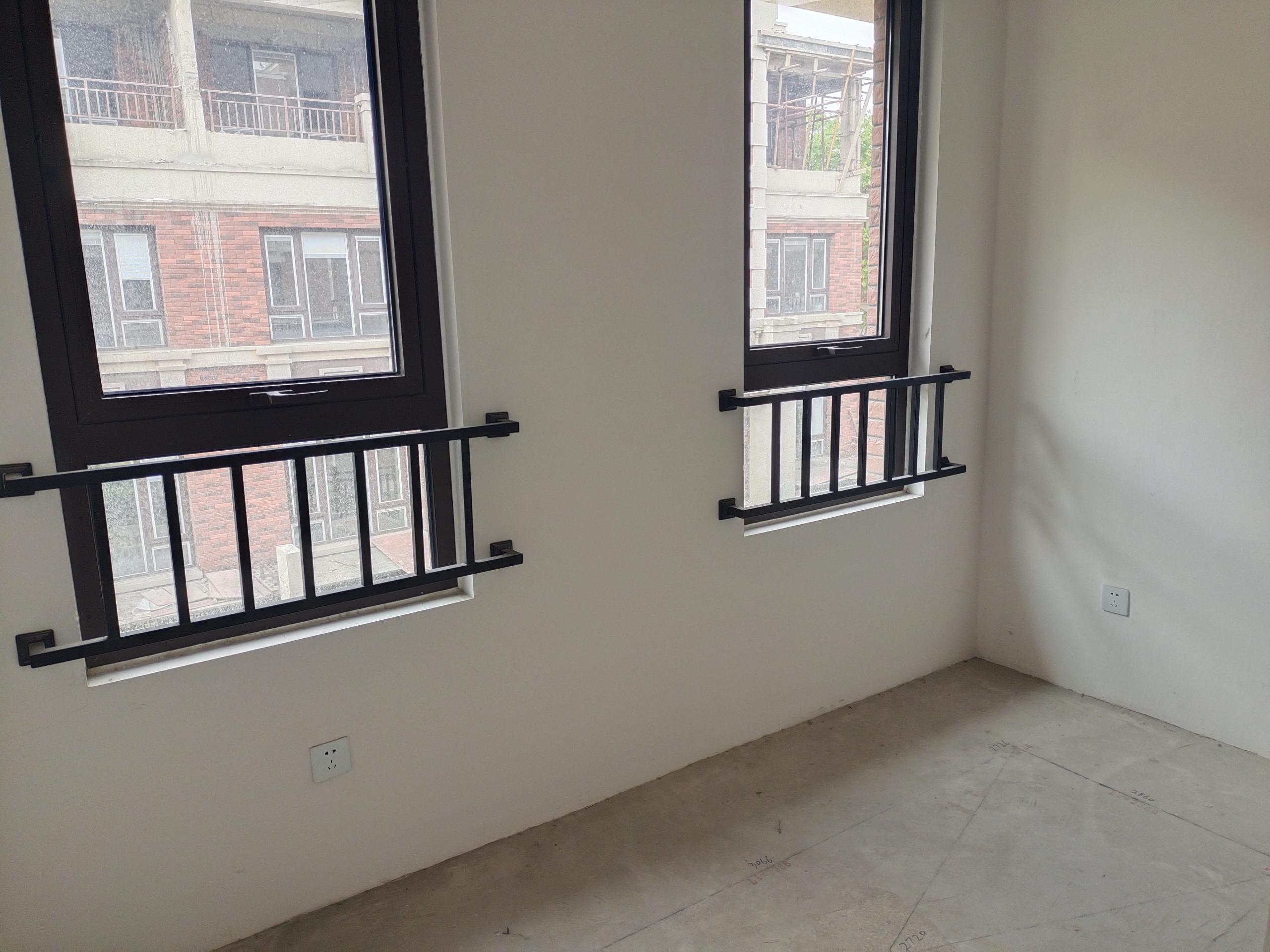 德庆苑 4室2厅3卫 198m&sup2;