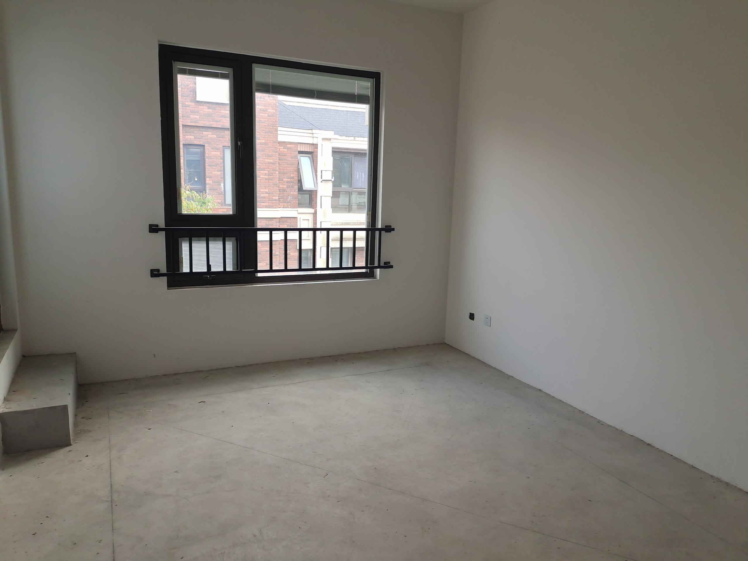 德庆苑 4室2厅3卫 198m&sup2;