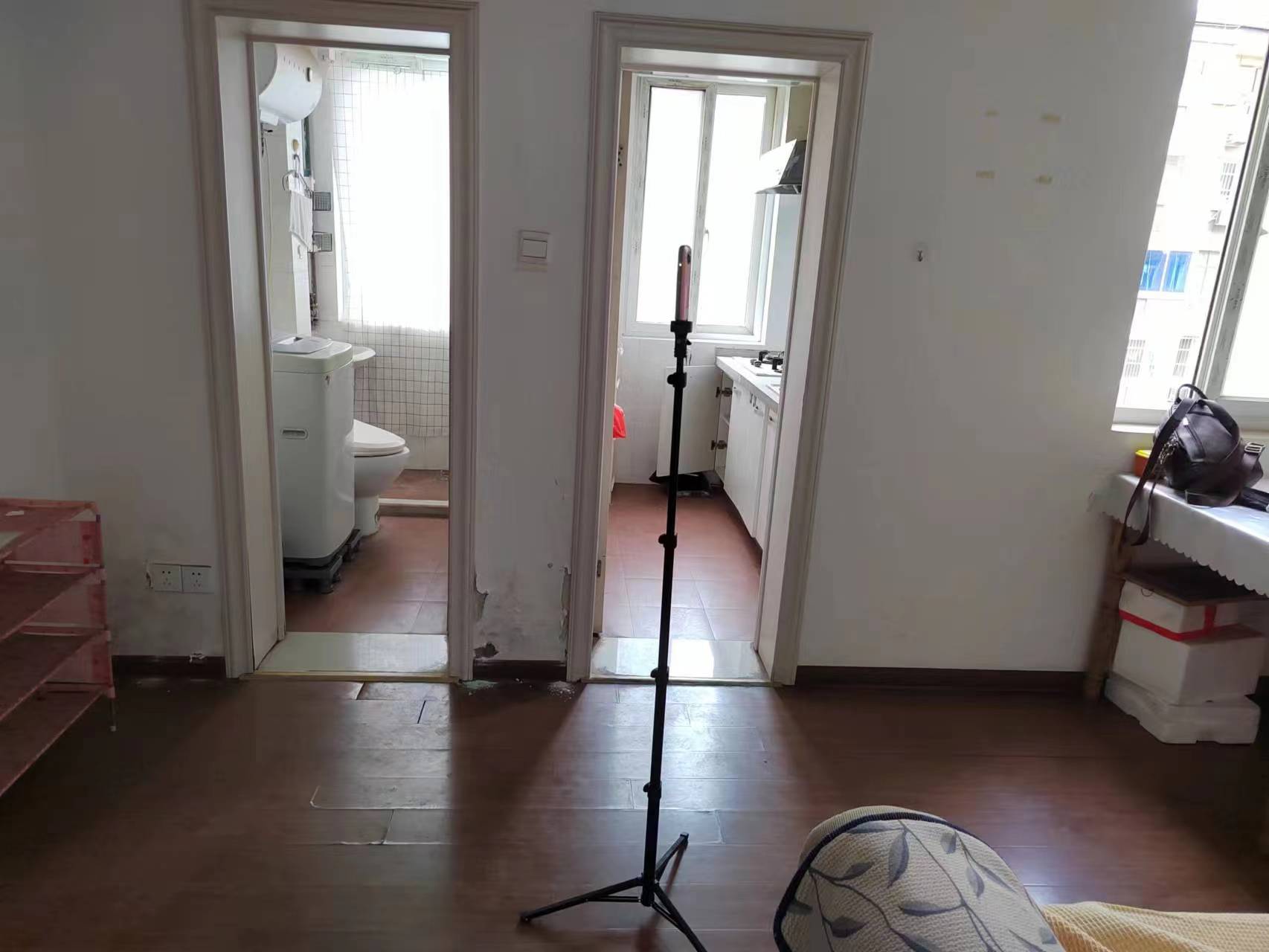 城港新村 1室1厅1卫 46m&sup2;