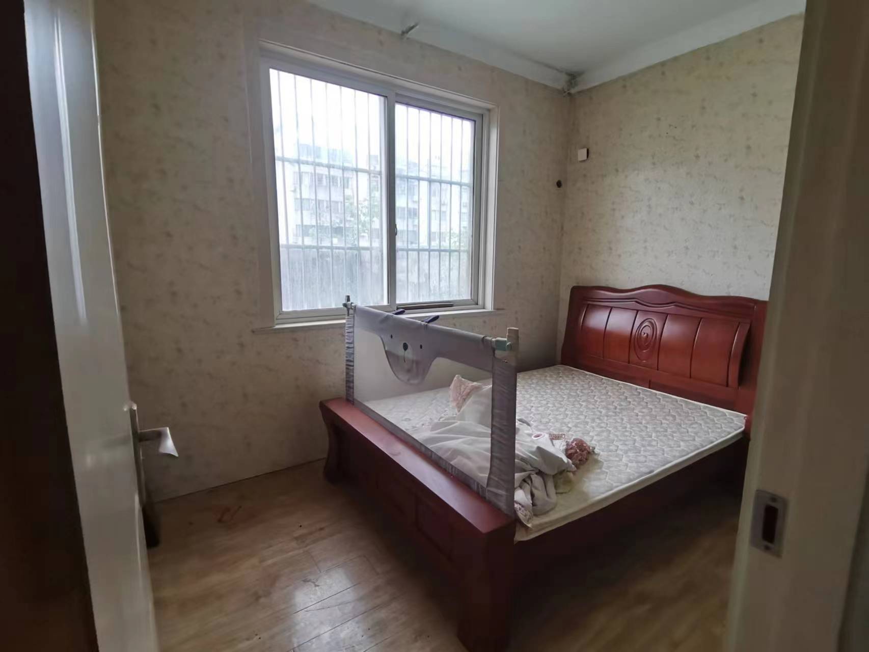 五一花苑西区 2室1厅1卫 80m&sup2;
