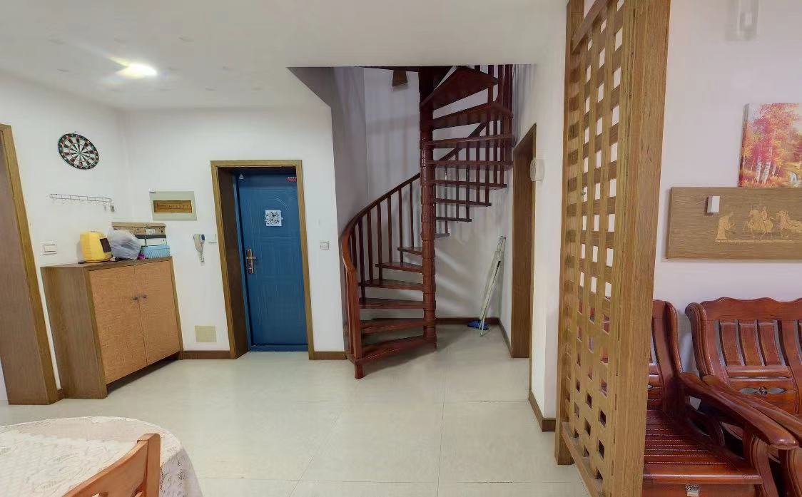 东大俪鑫 4室2厅2卫 157m²