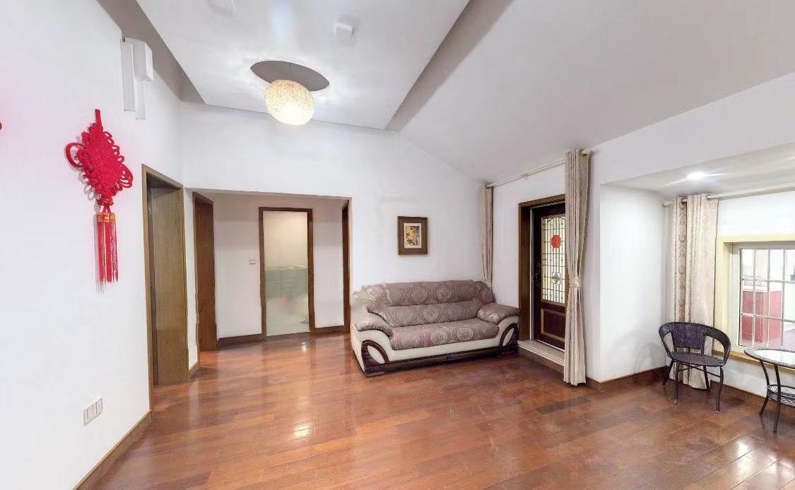 东大俪鑫 4室2厅2卫 157m&sup2;