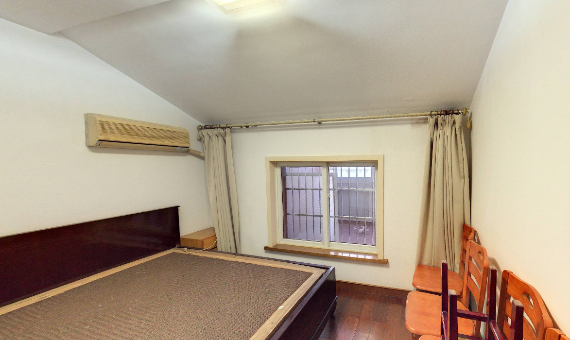 东大俪鑫 4室2厅2卫 157m&sup2;