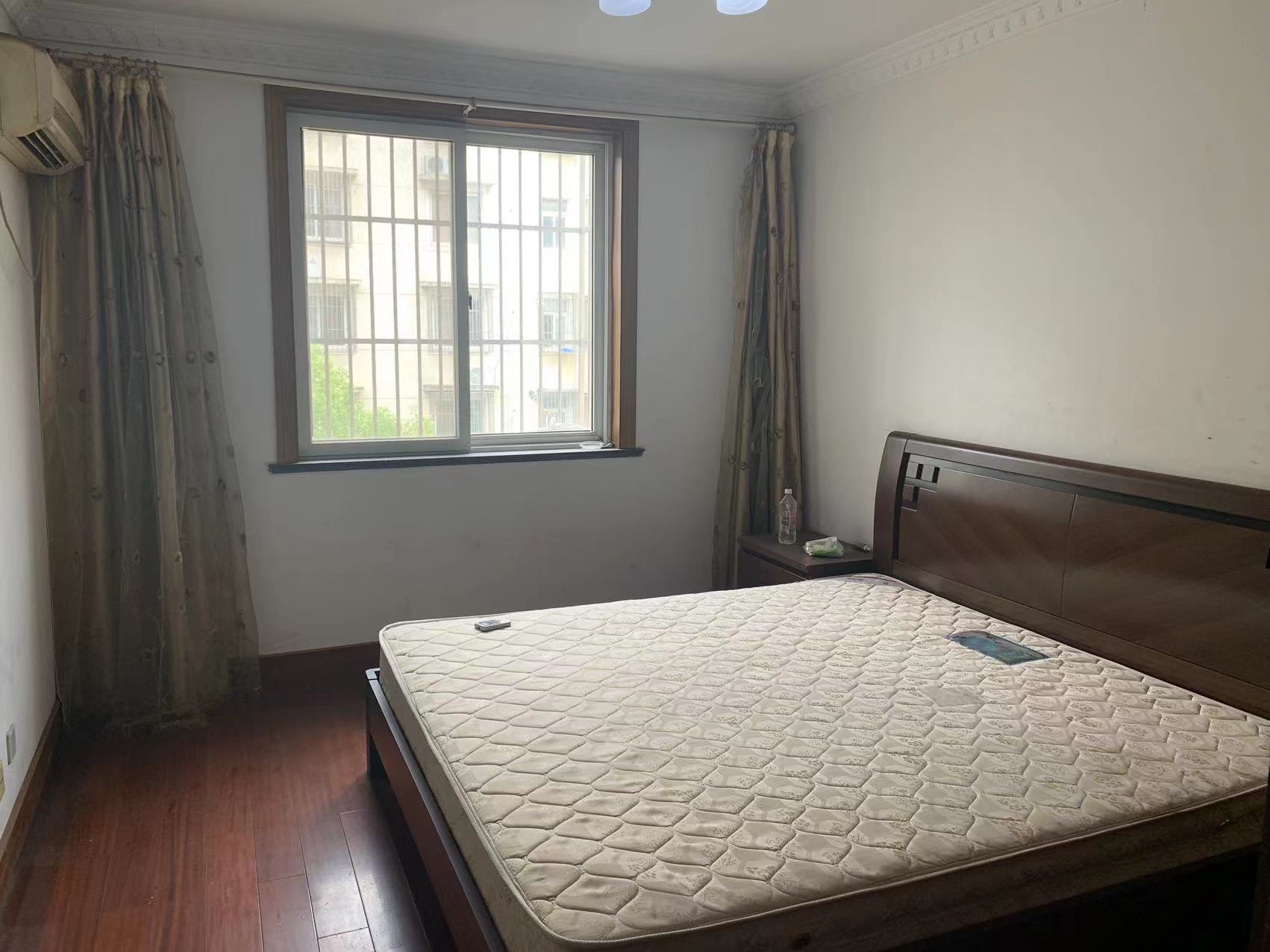 越江新村 3室1厅1卫 114m&sup2;